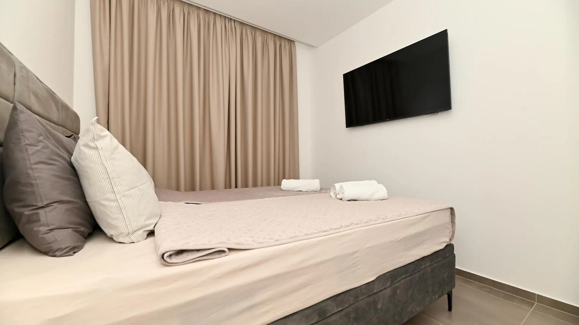 Residence Triumph Trogir 0*,